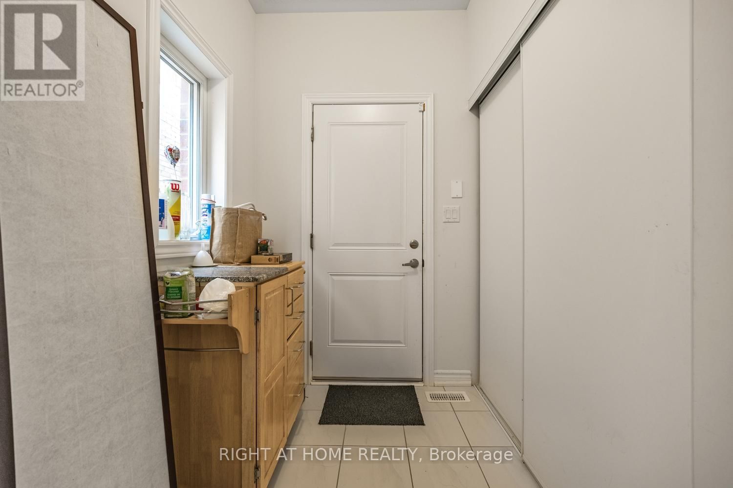 333 FORKS ROAD EAST Image 32