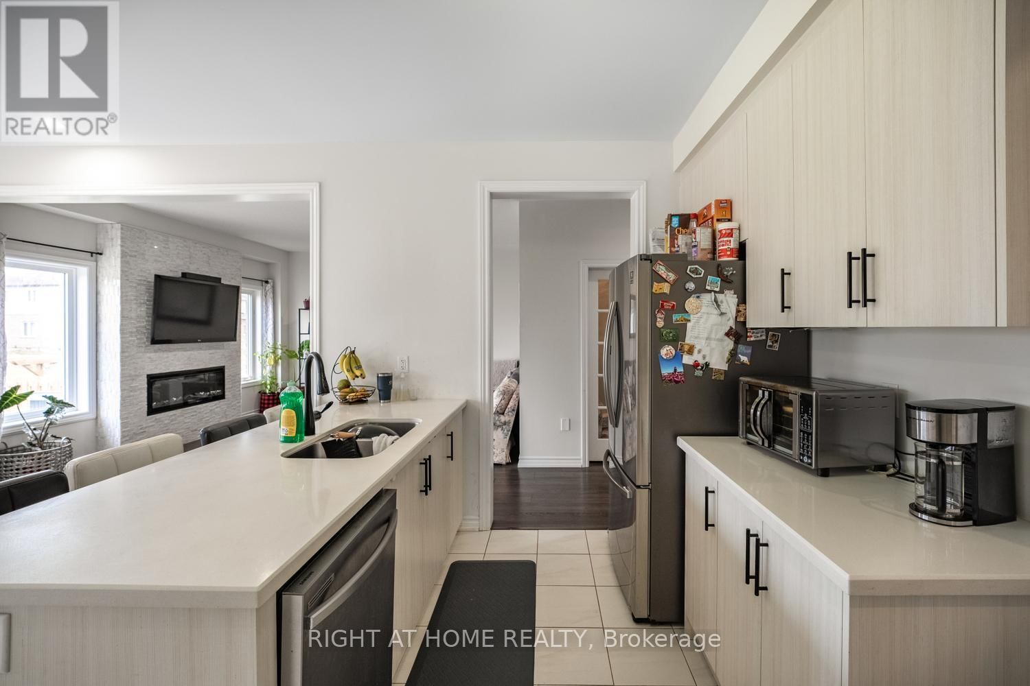 333 FORKS ROAD EAST Image 9