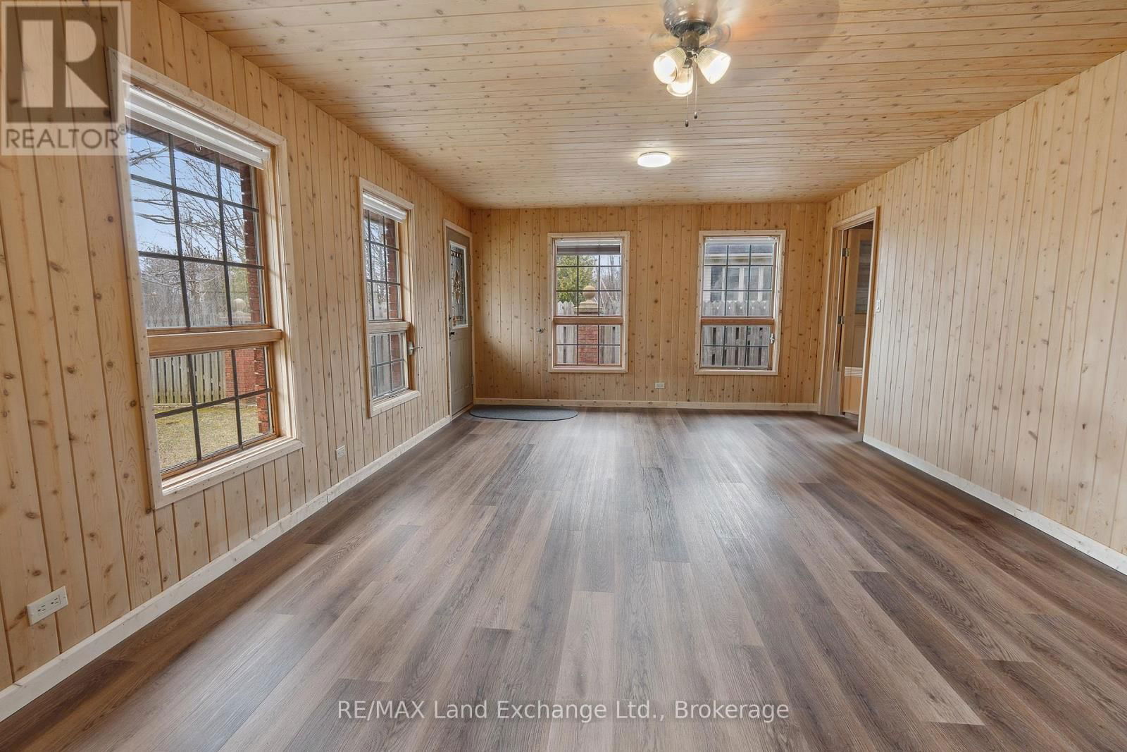 347 TYENDINAGA DRIVE Image 13
