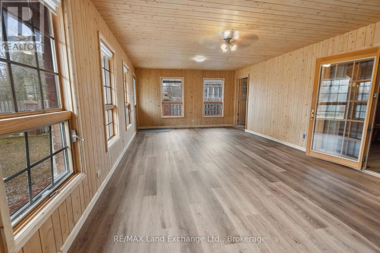 347 TYENDINAGA DRIVE Image 14