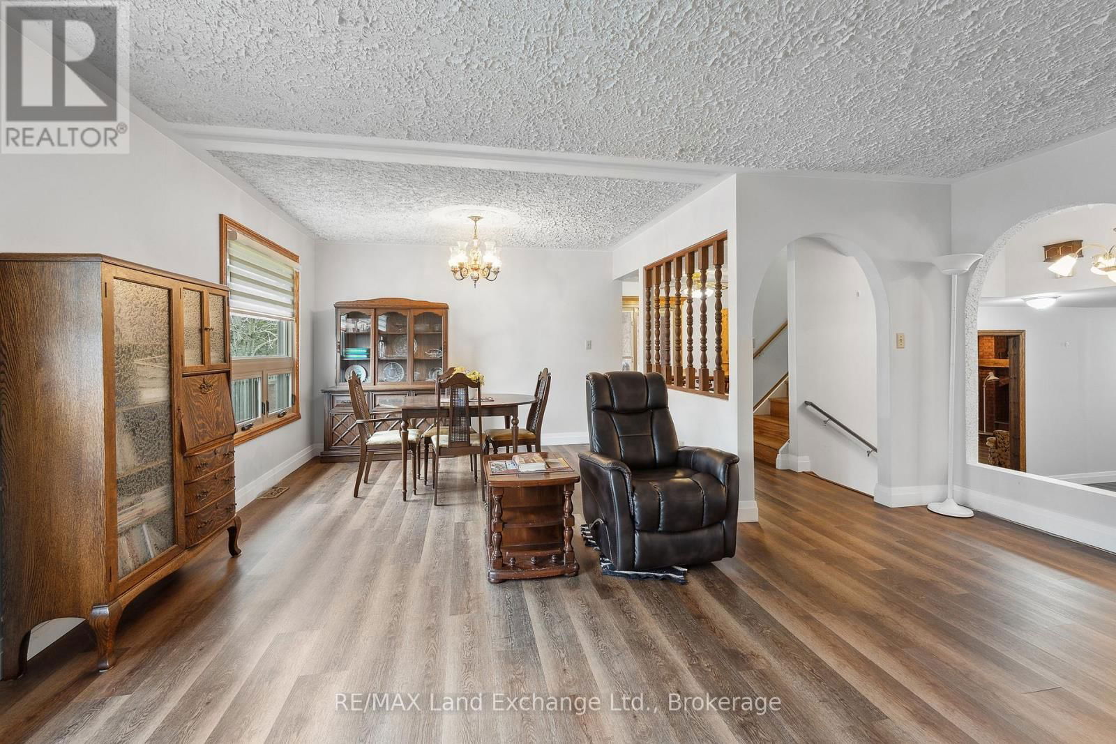347 TYENDINAGA DRIVE Image 17