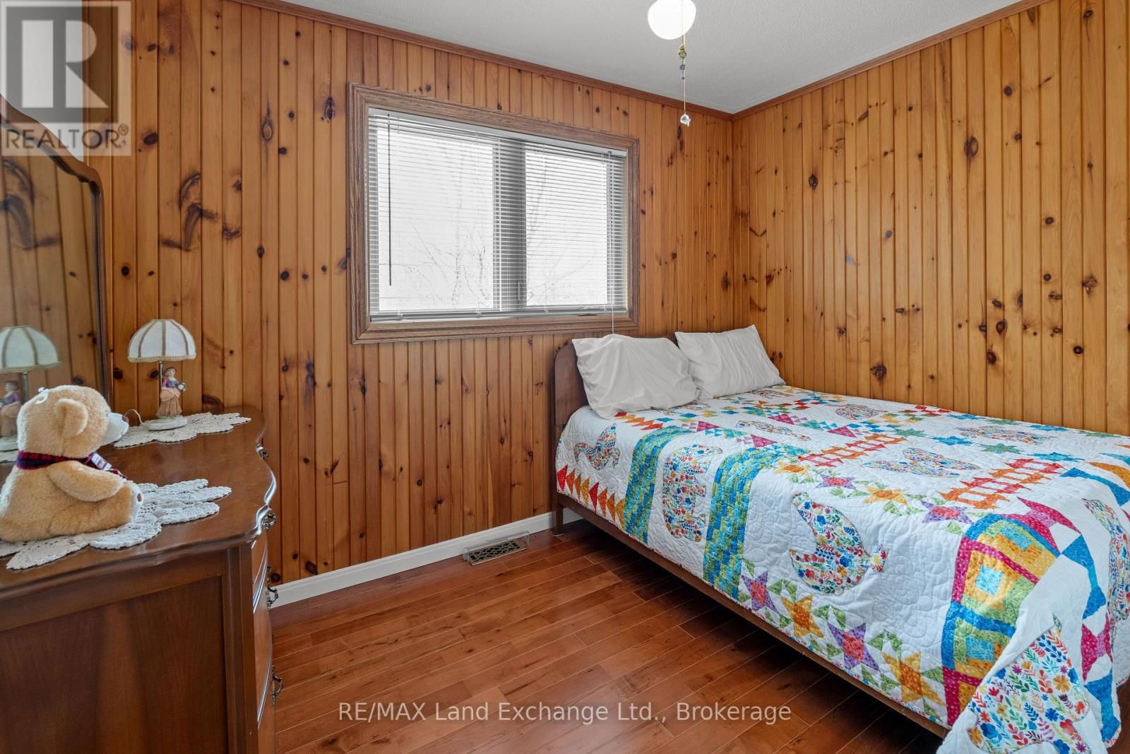 347 TYENDINAGA DRIVE Image 32
