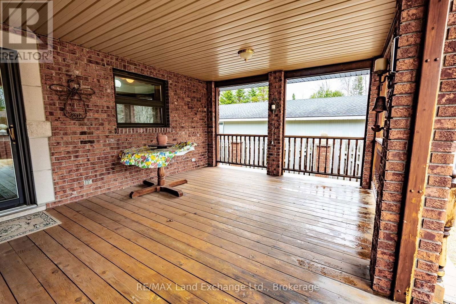 347 TYENDINAGA DRIVE Image 37