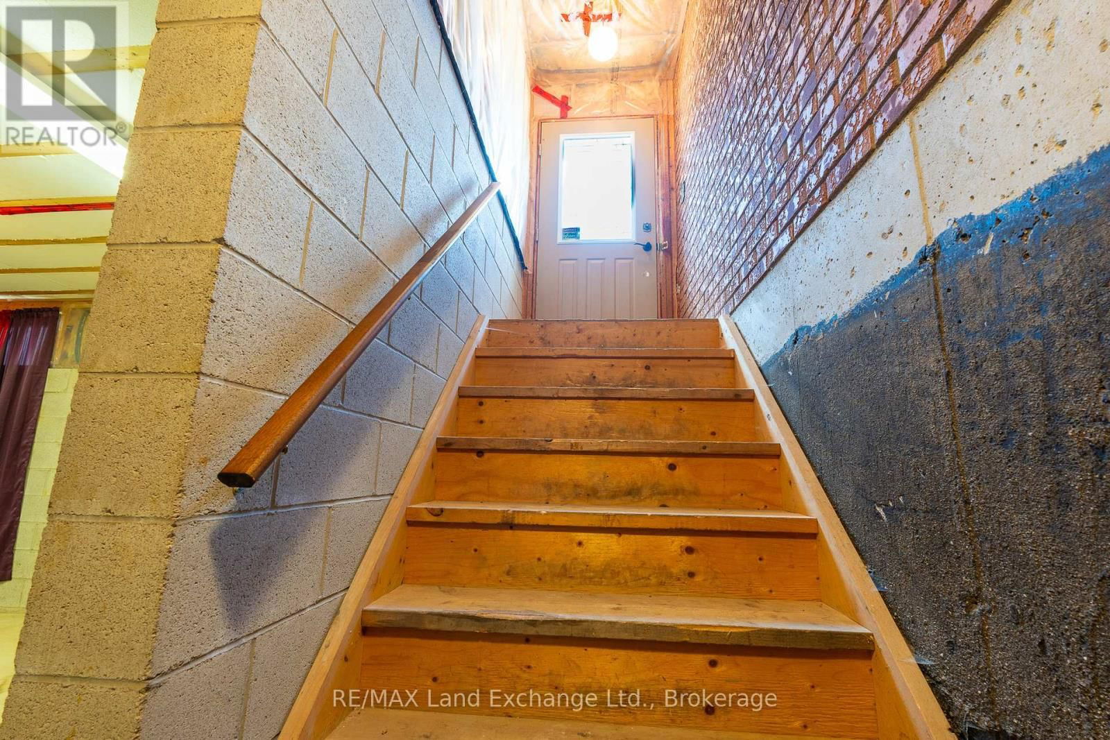347 TYENDINAGA DRIVE Image 40