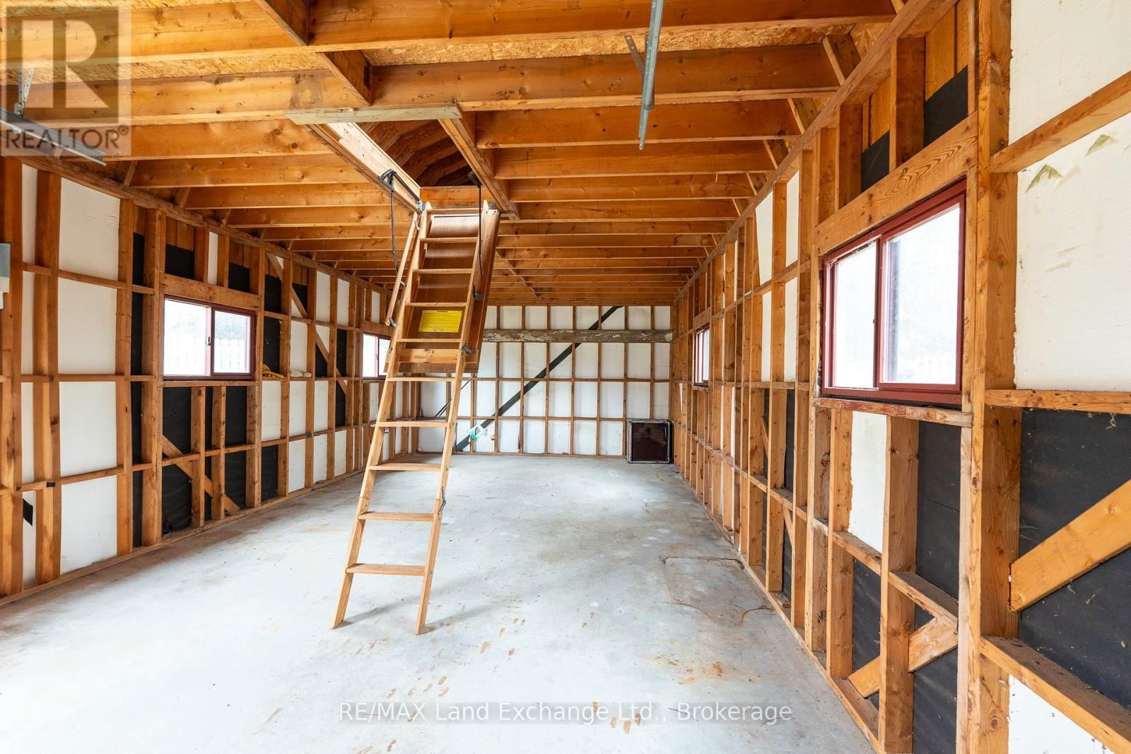 347 TYENDINAGA DRIVE Image 43