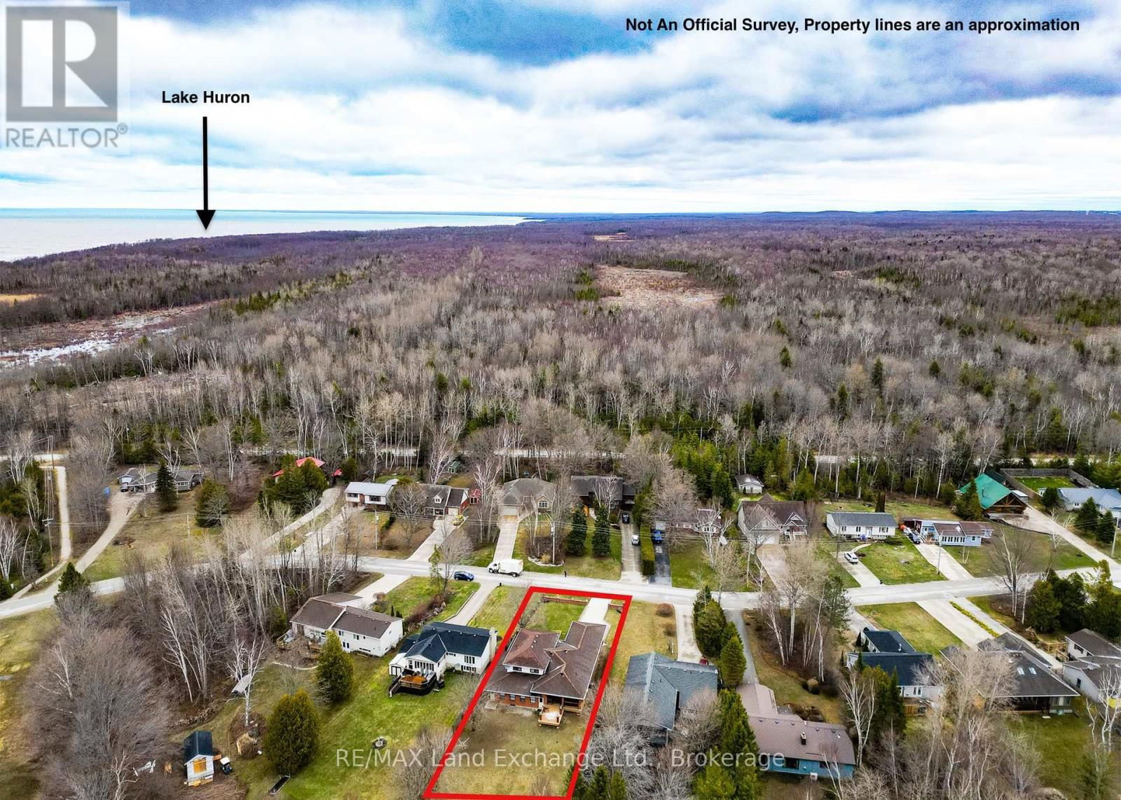347 TYENDINAGA DRIVE Image 45