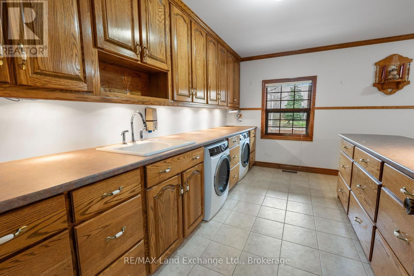 347 TYENDINAGA DRIVE Image 6