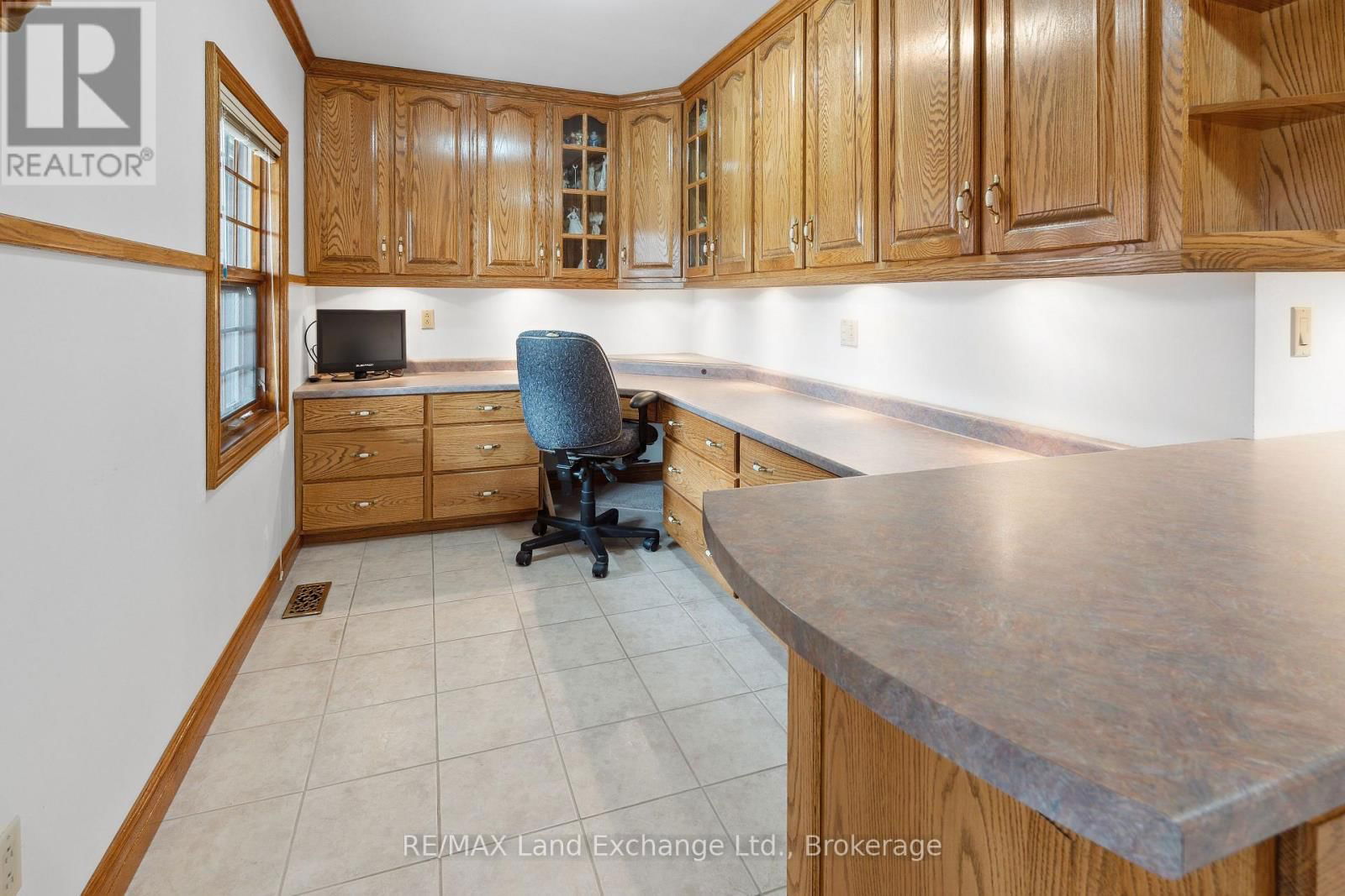347 TYENDINAGA DRIVE Image 7