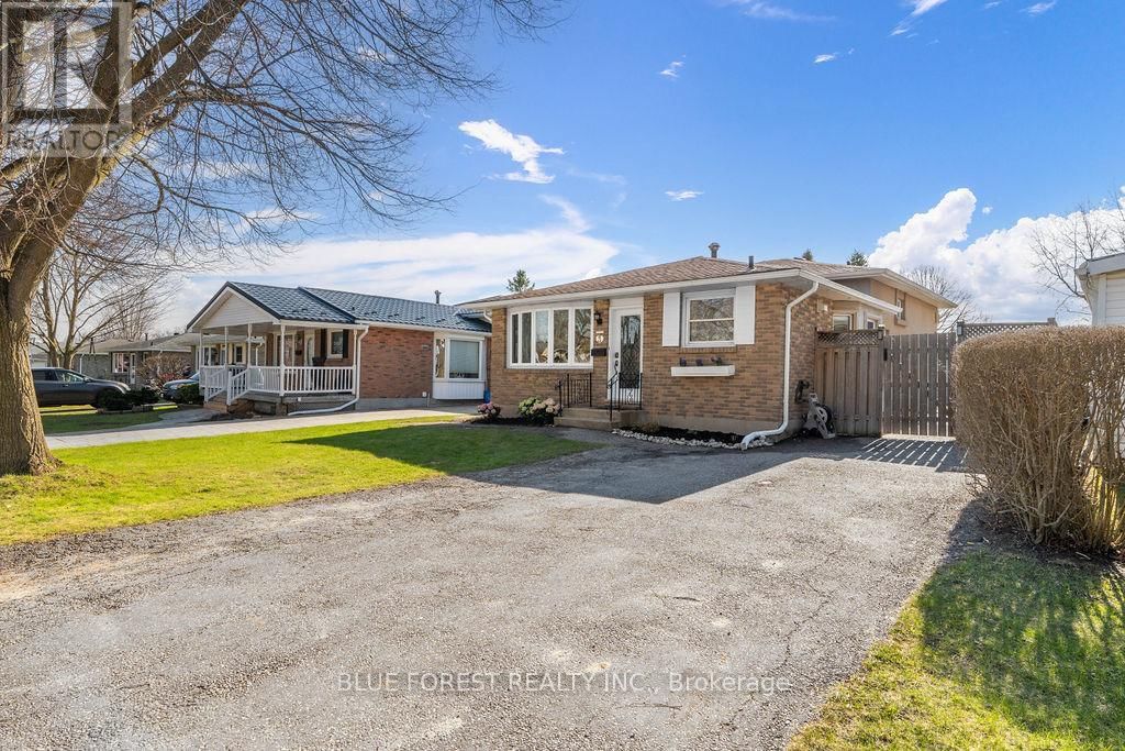 3 UPCOTT CRESCENT Image 1