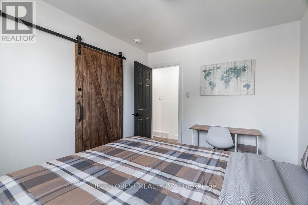 3 UPCOTT CRESCENT Image 16