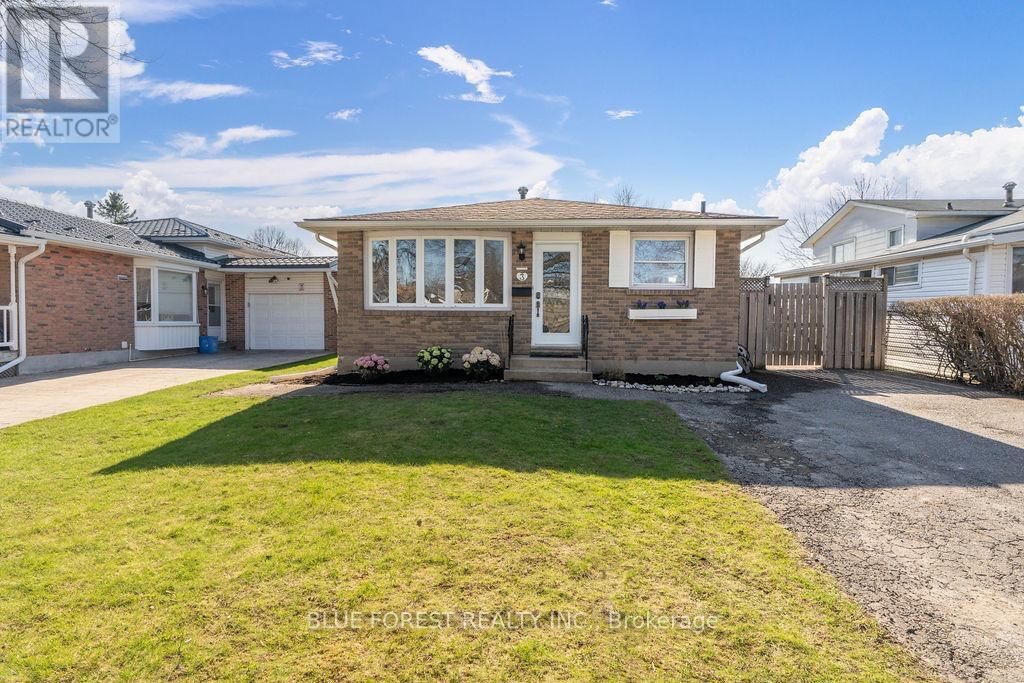 3 UPCOTT CRESCENT Image 2