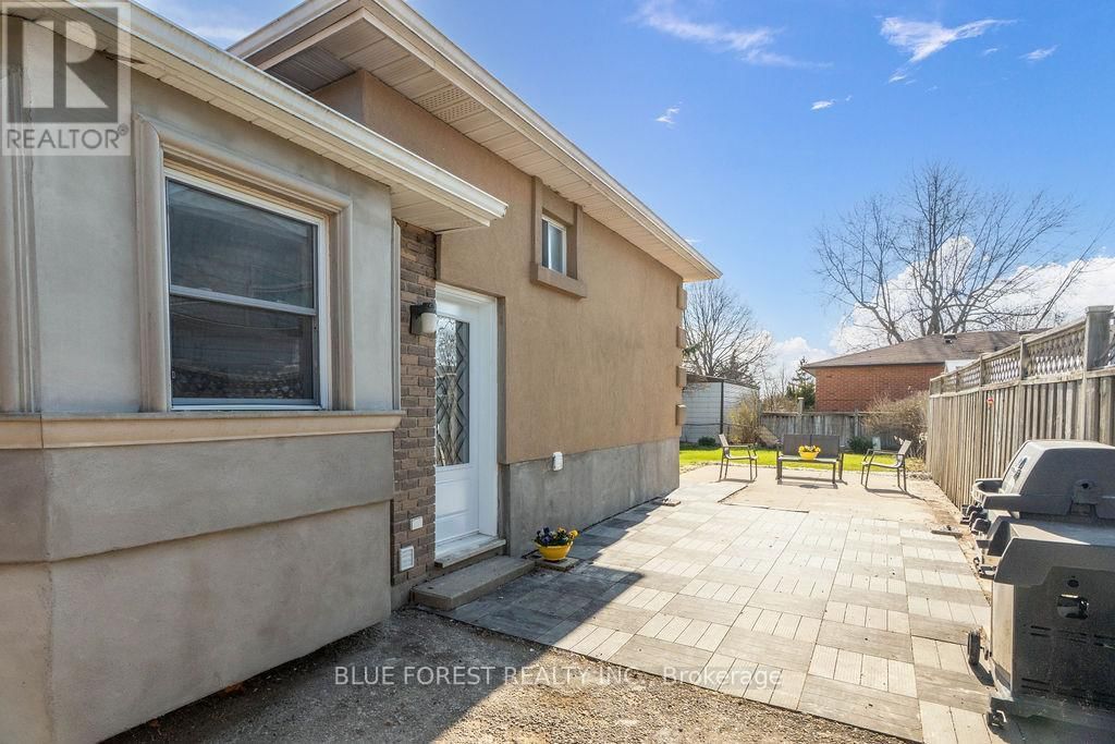 3 UPCOTT CRESCENT Image 22