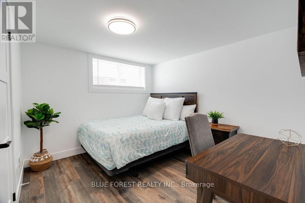3 UPCOTT CRESCENT Image 36