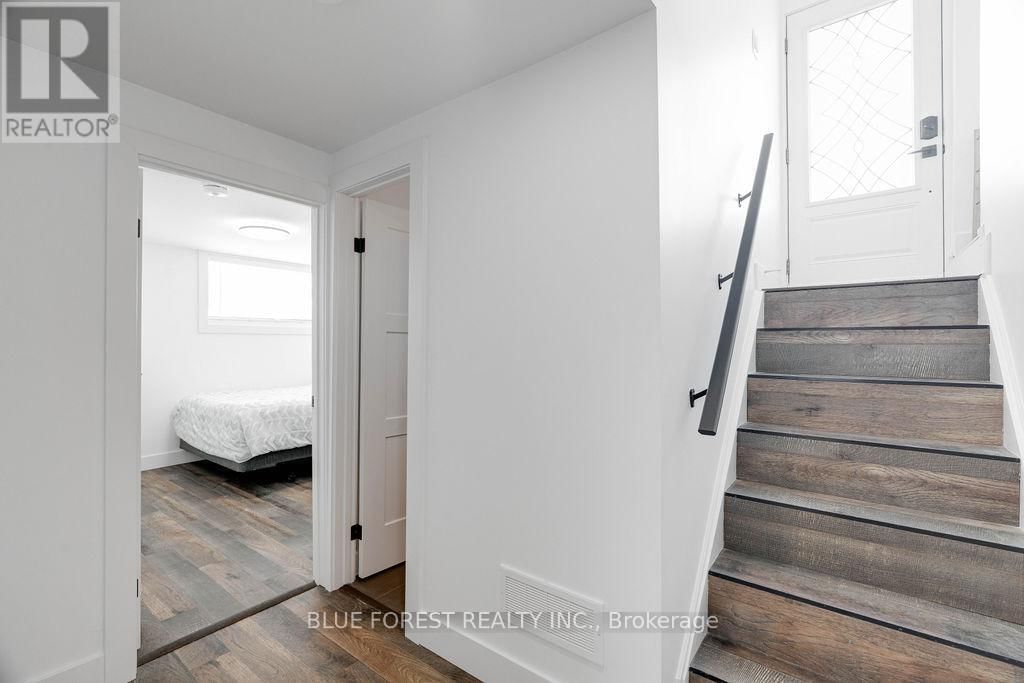 3 UPCOTT CRESCENT Image 45