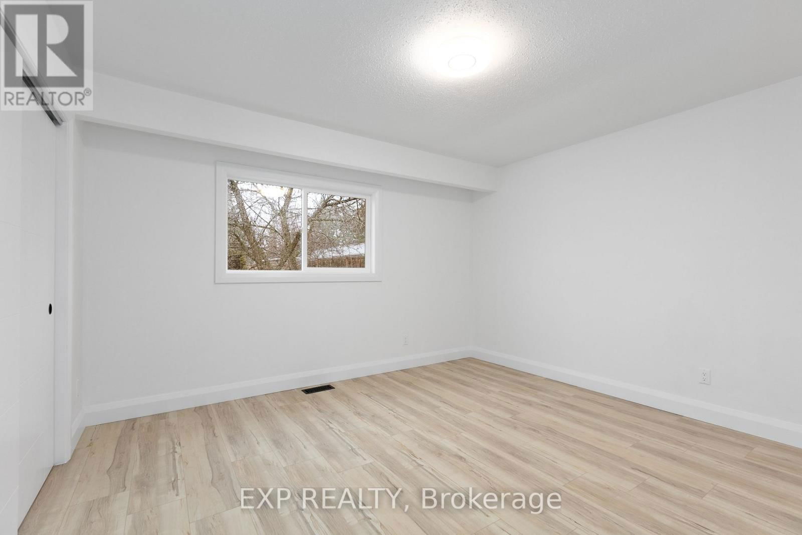 12 BARRHAVEN CRESCENT Image 16