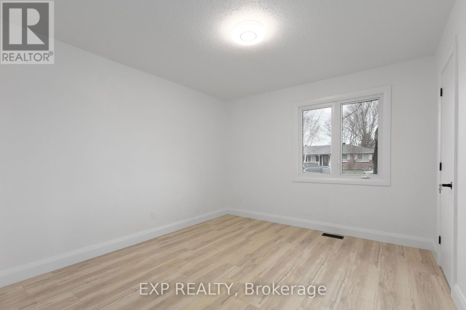 12 BARRHAVEN CRESCENT Image 21