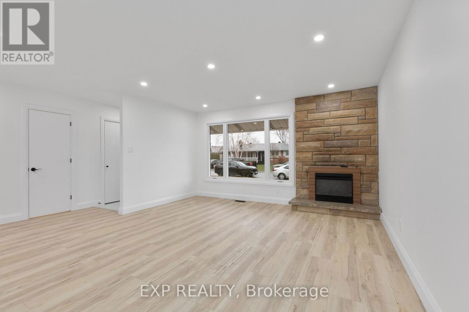 12 BARRHAVEN CRESCENT Image 6