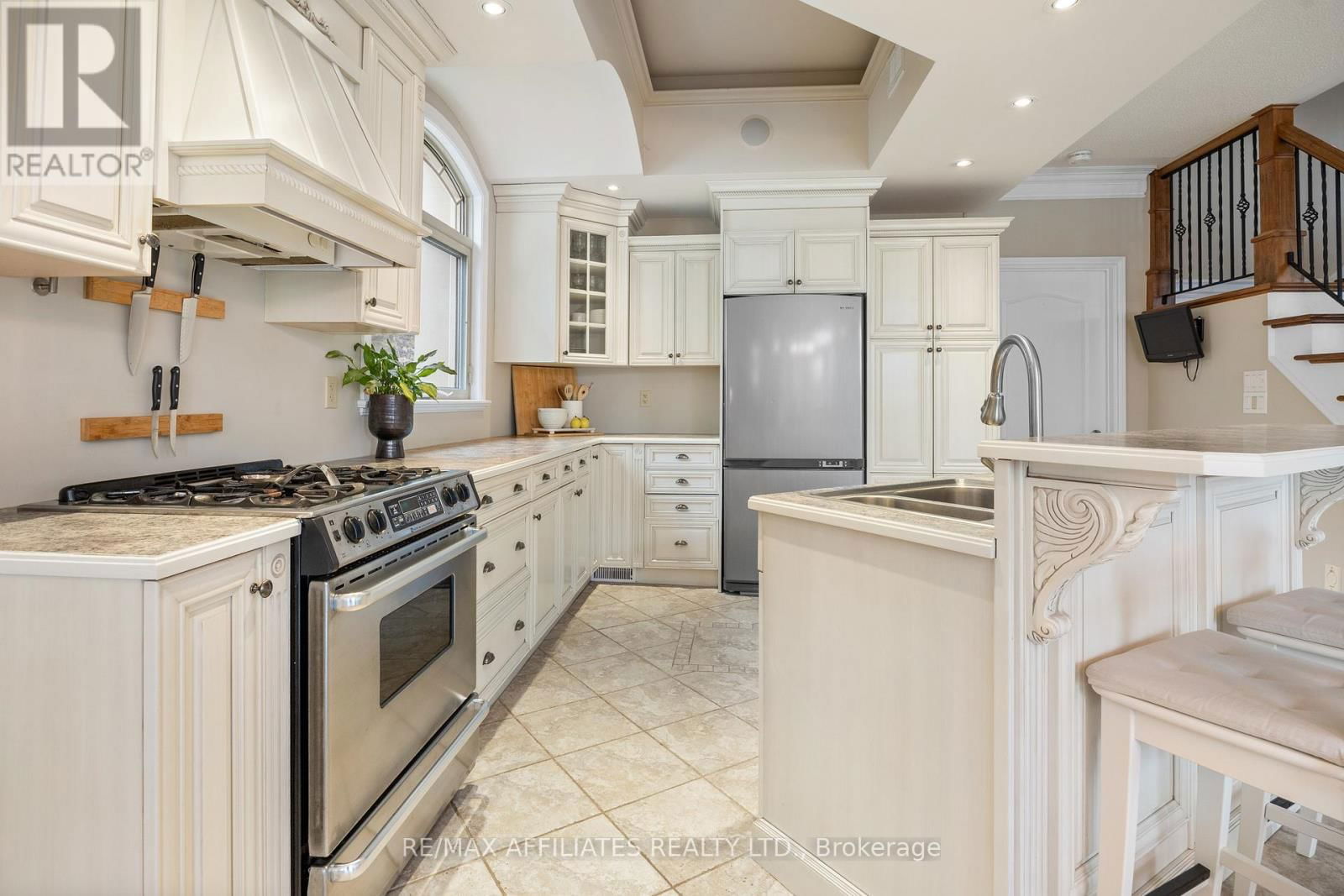 101 ARTHUR ROAD Image 13