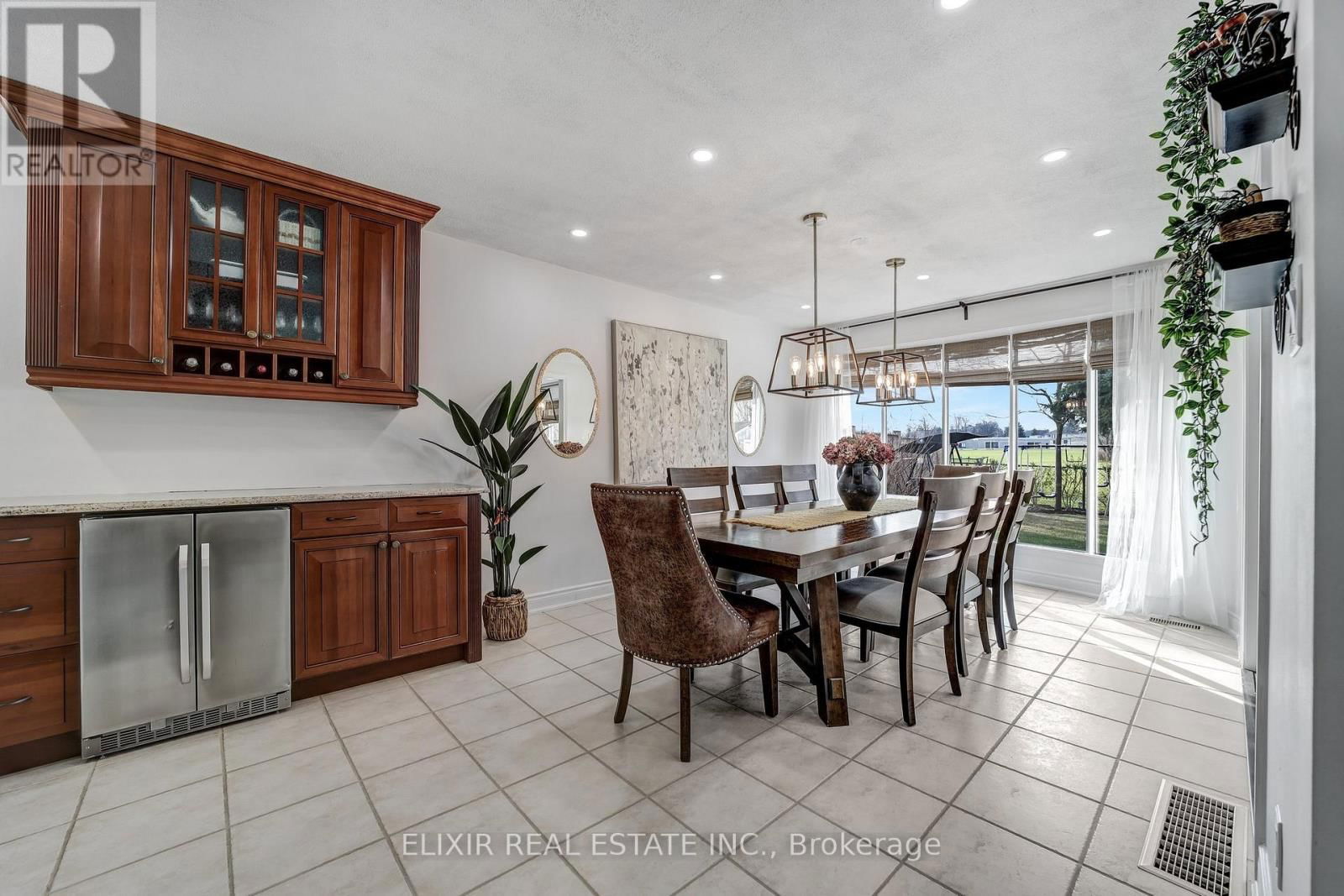 53 WINDING WAY Image 10
