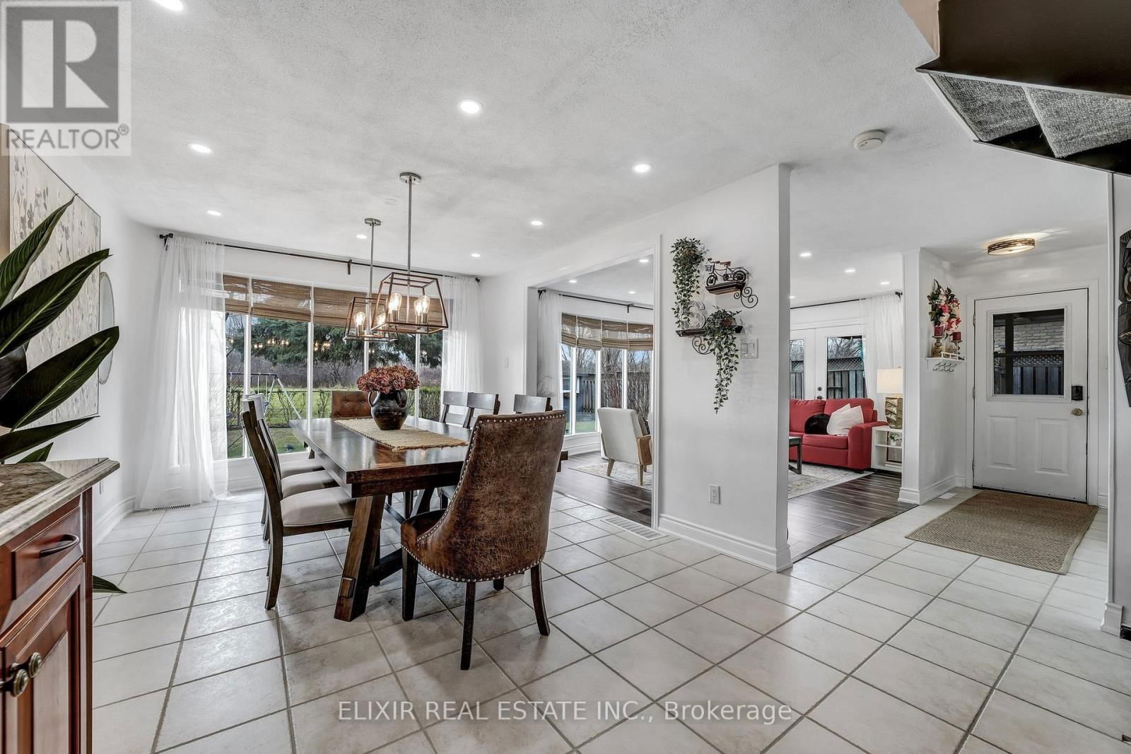 53 WINDING WAY Image 11