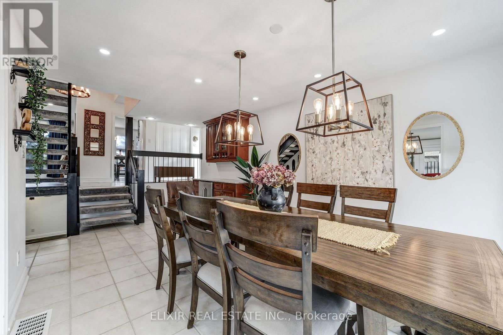 53 WINDING WAY Image 12