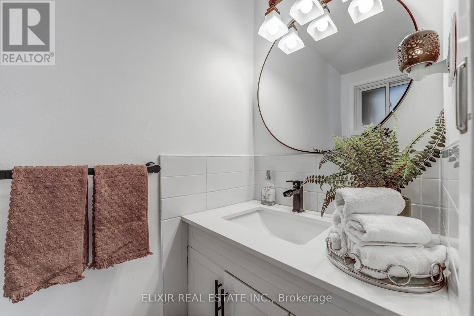53 WINDING WAY Image 17