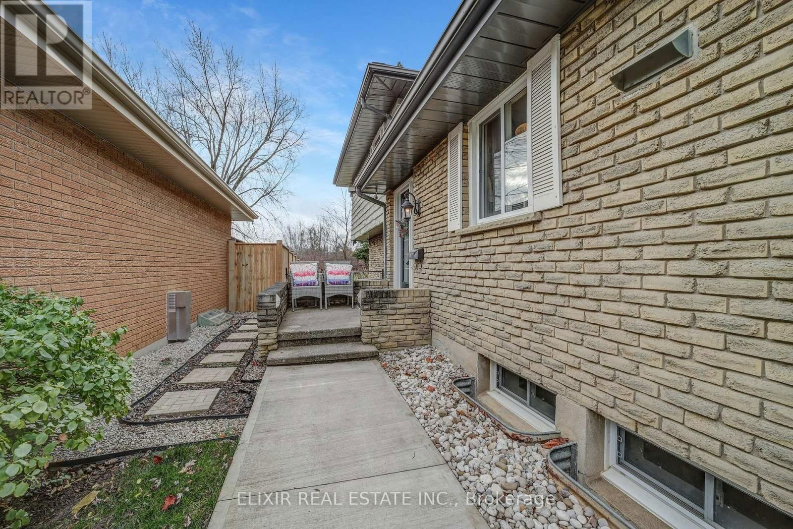 53 WINDING WAY Image 2