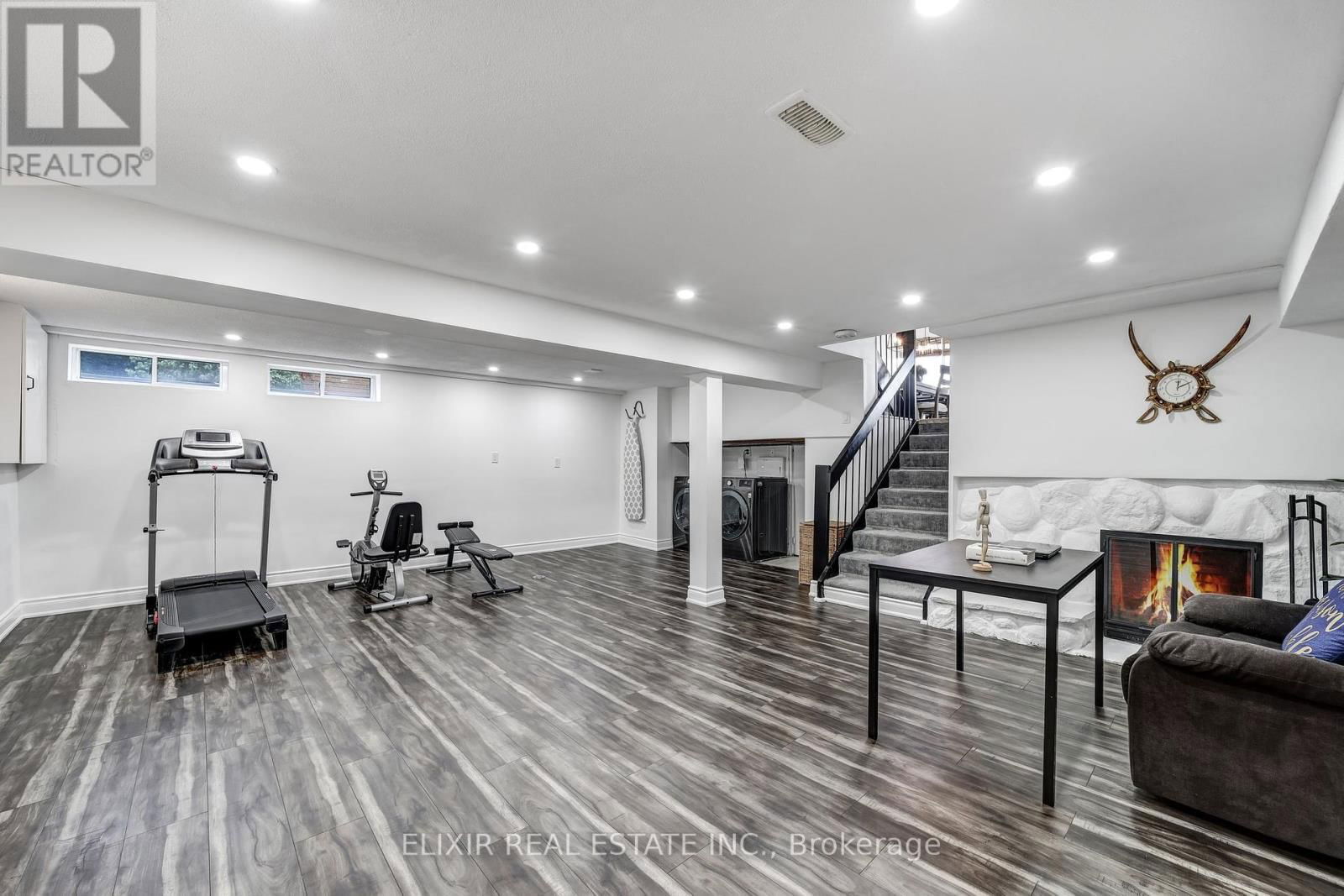 53 WINDING WAY Image 29