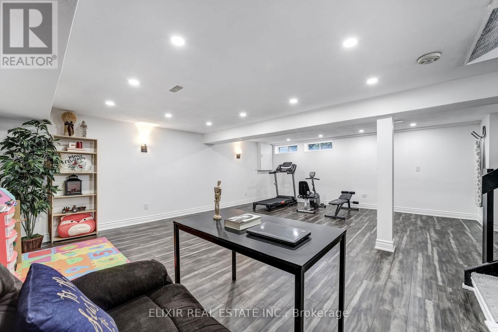 53 WINDING WAY Image 31