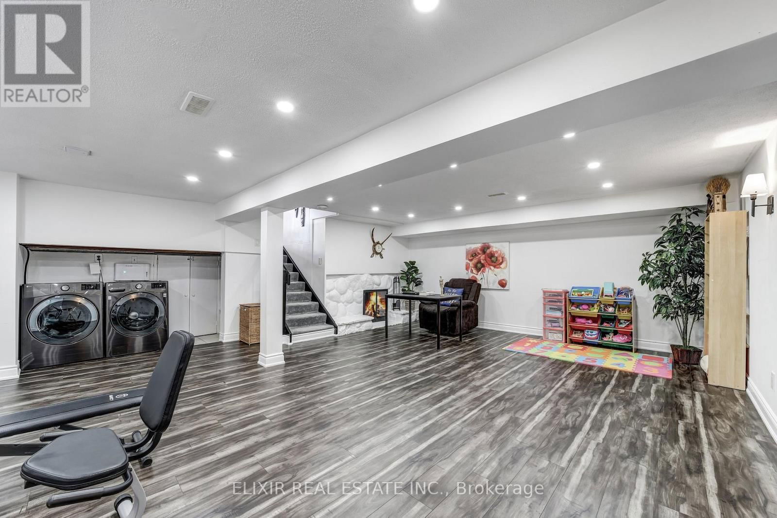 53 WINDING WAY Image 32