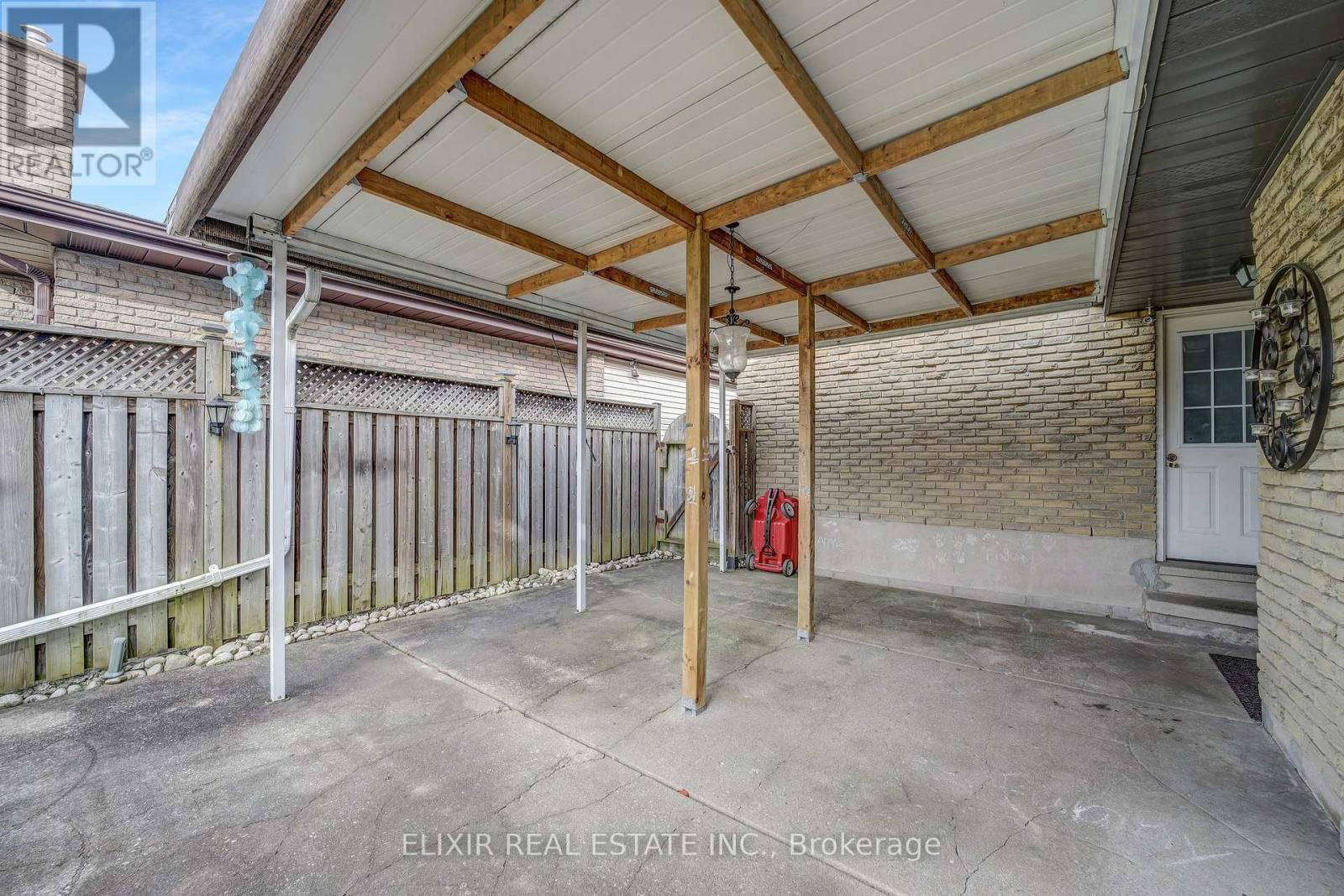 53 WINDING WAY Image 33