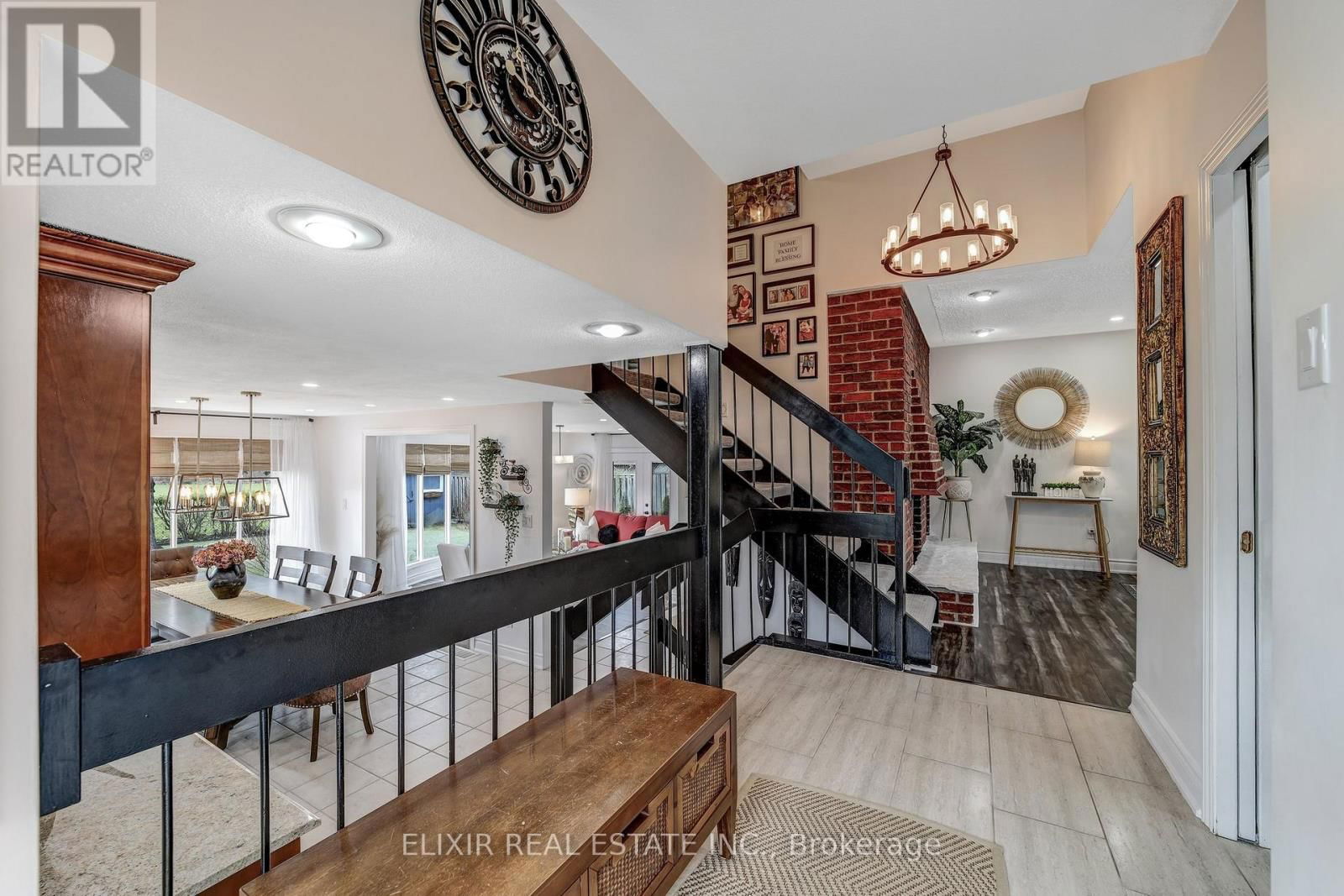 53 WINDING WAY Image 5