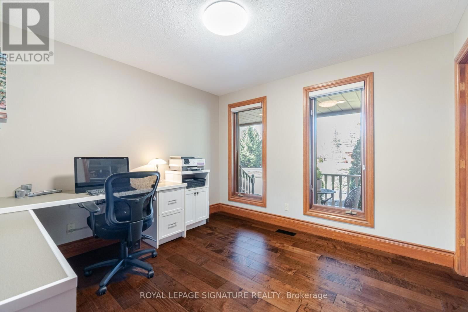 587 HILLCREST ROAD Image 21