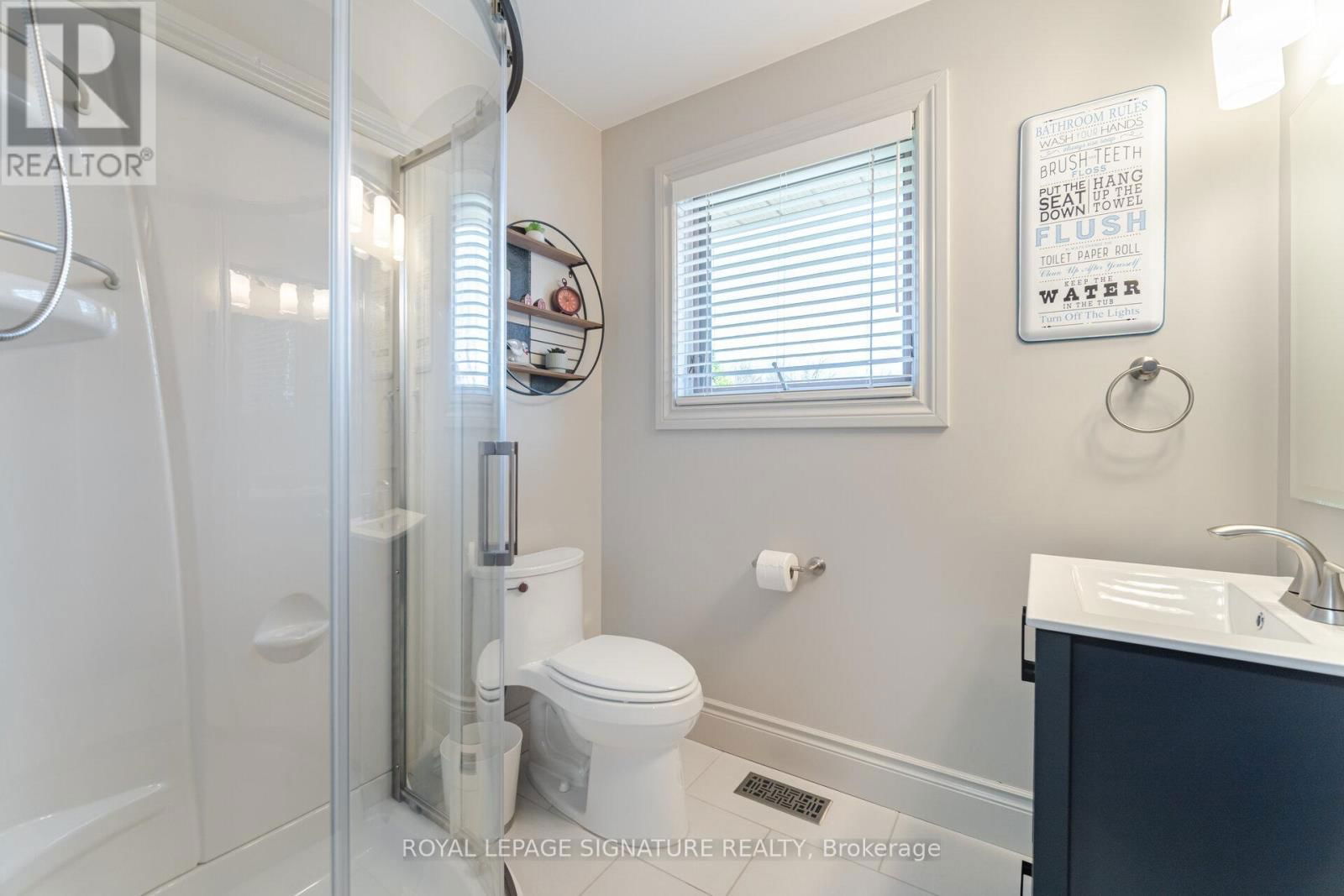 587 HILLCREST ROAD Image 22