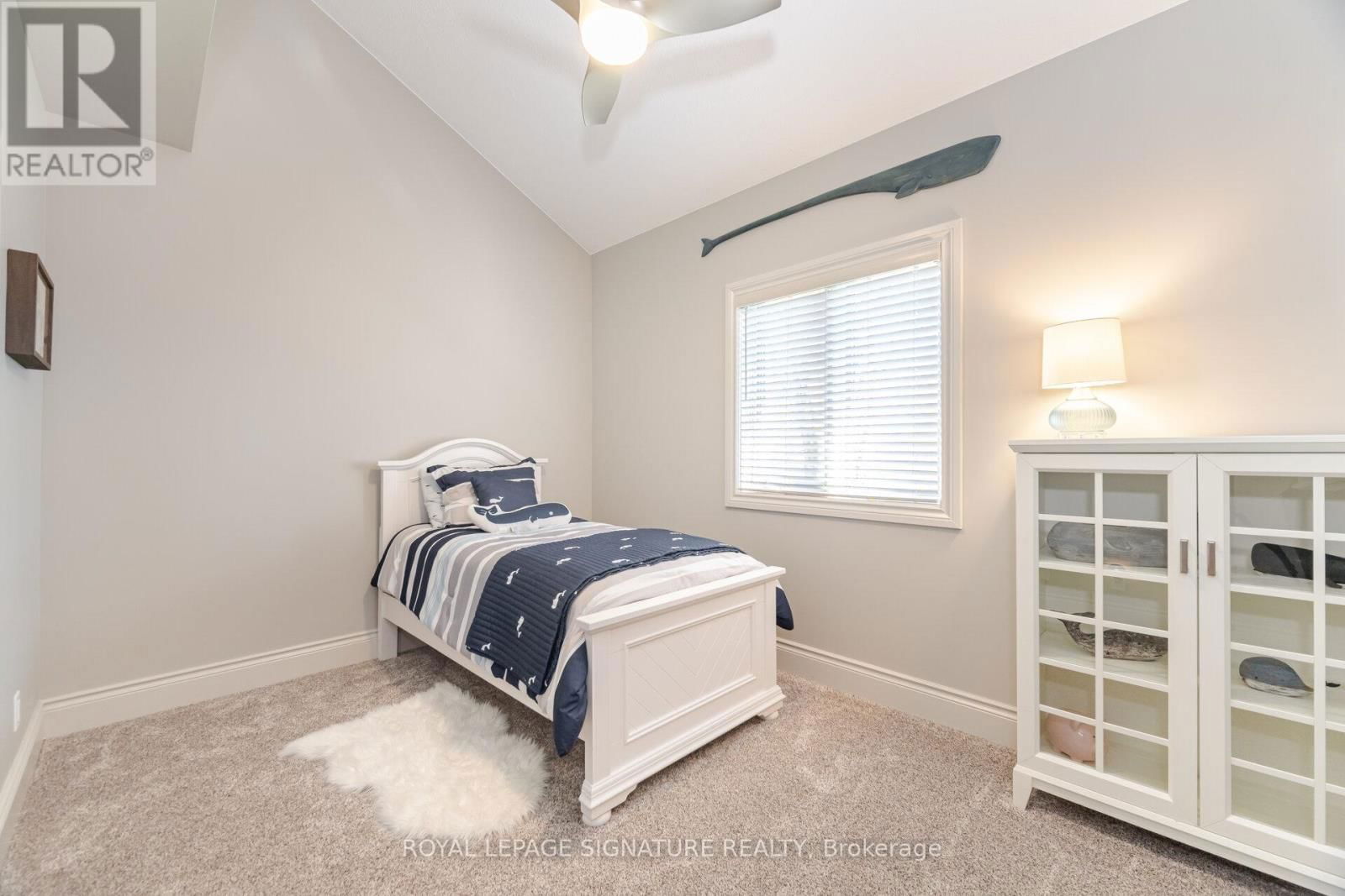 587 HILLCREST ROAD Image 27