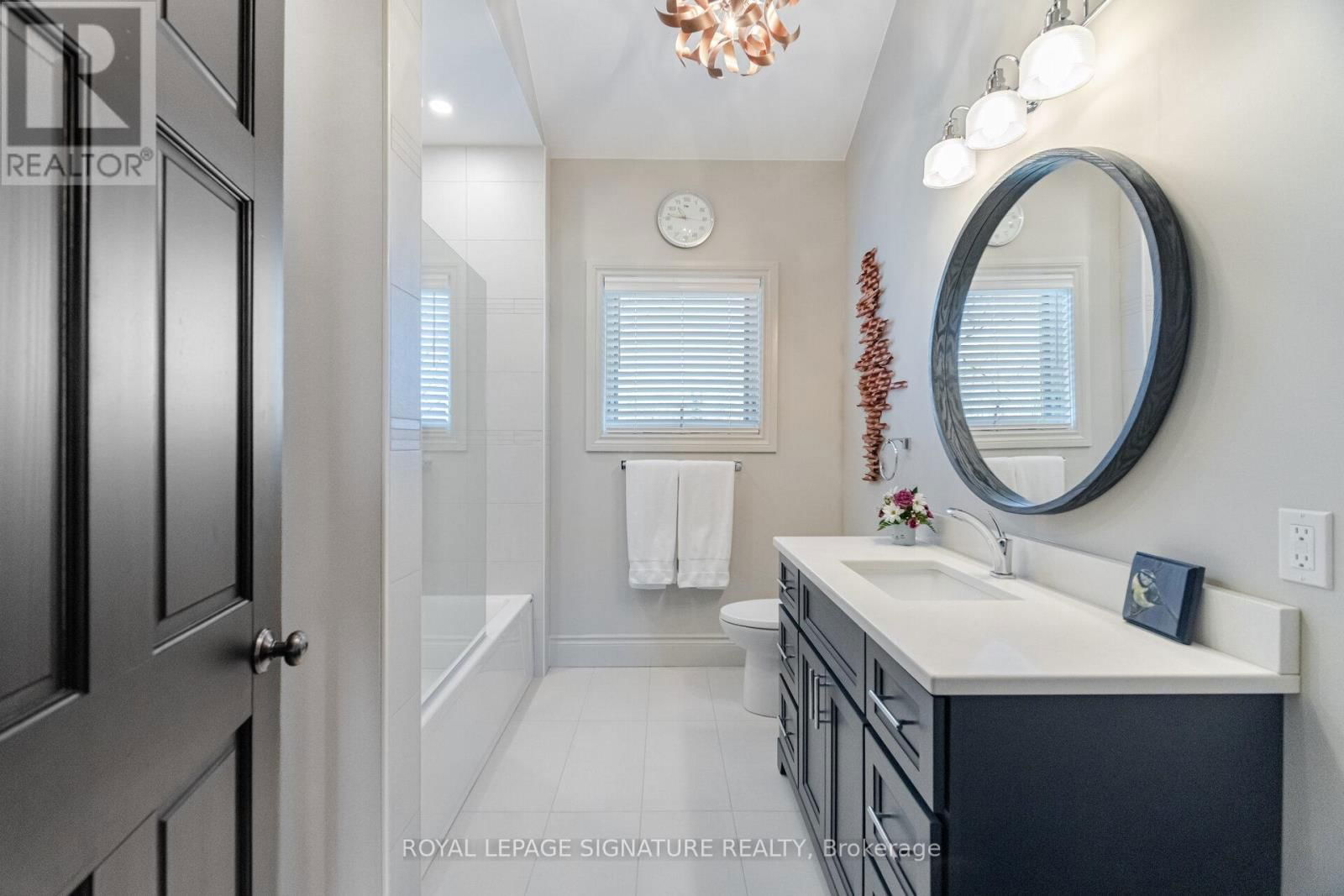 587 HILLCREST ROAD Image 29