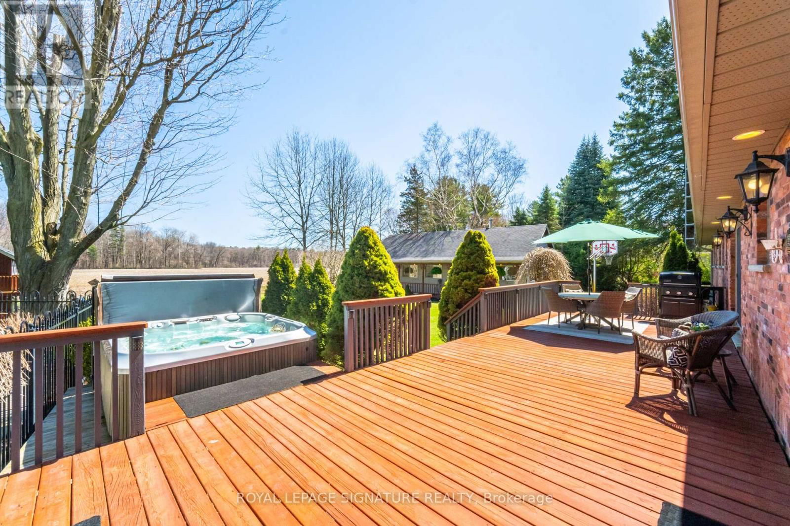 587 HILLCREST ROAD Image 35