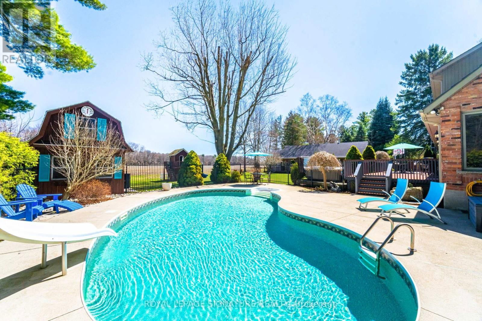 587 HILLCREST ROAD Image 37