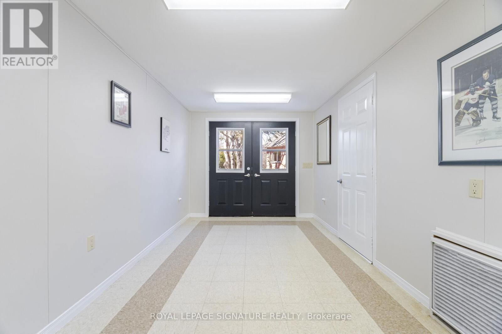587 HILLCREST ROAD Image 44