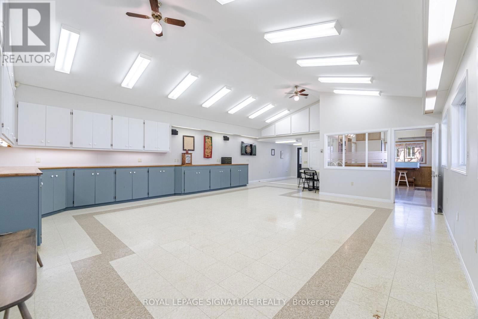 587 HILLCREST ROAD Image 47