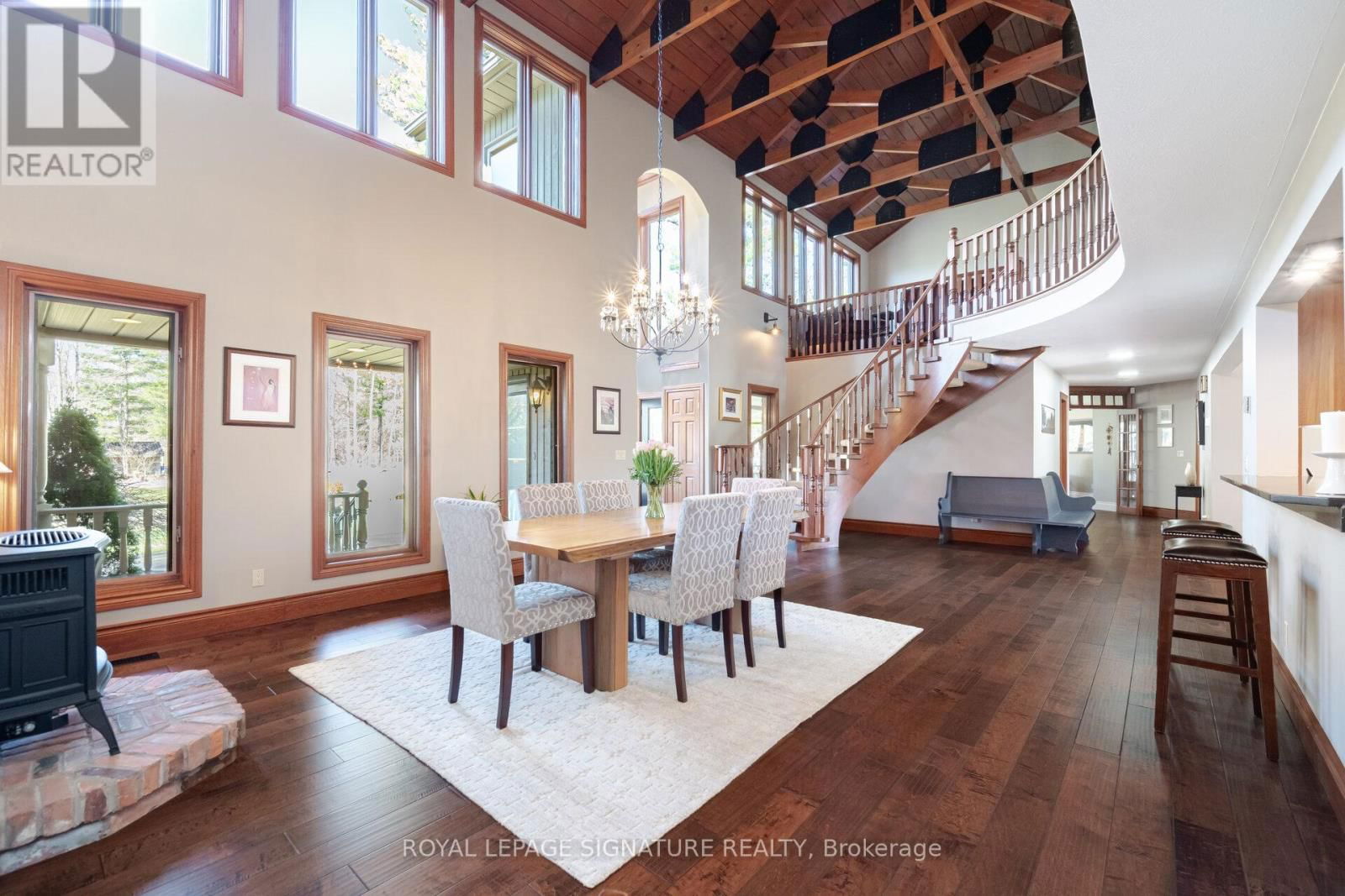 587 HILLCREST ROAD Image 6