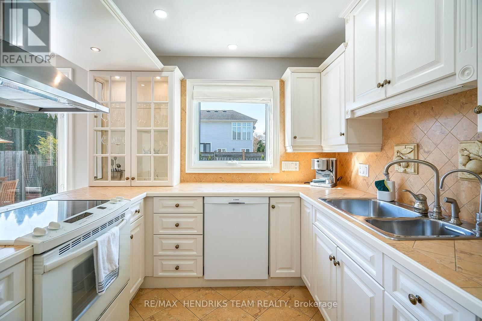 6 COUNTRYSIDE DRIVE Image 18