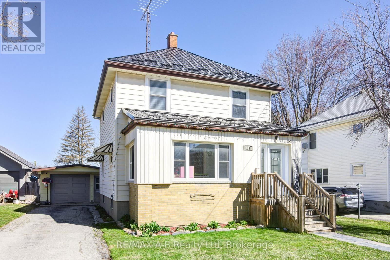 108 LOVEYS STREET EAST Image 1