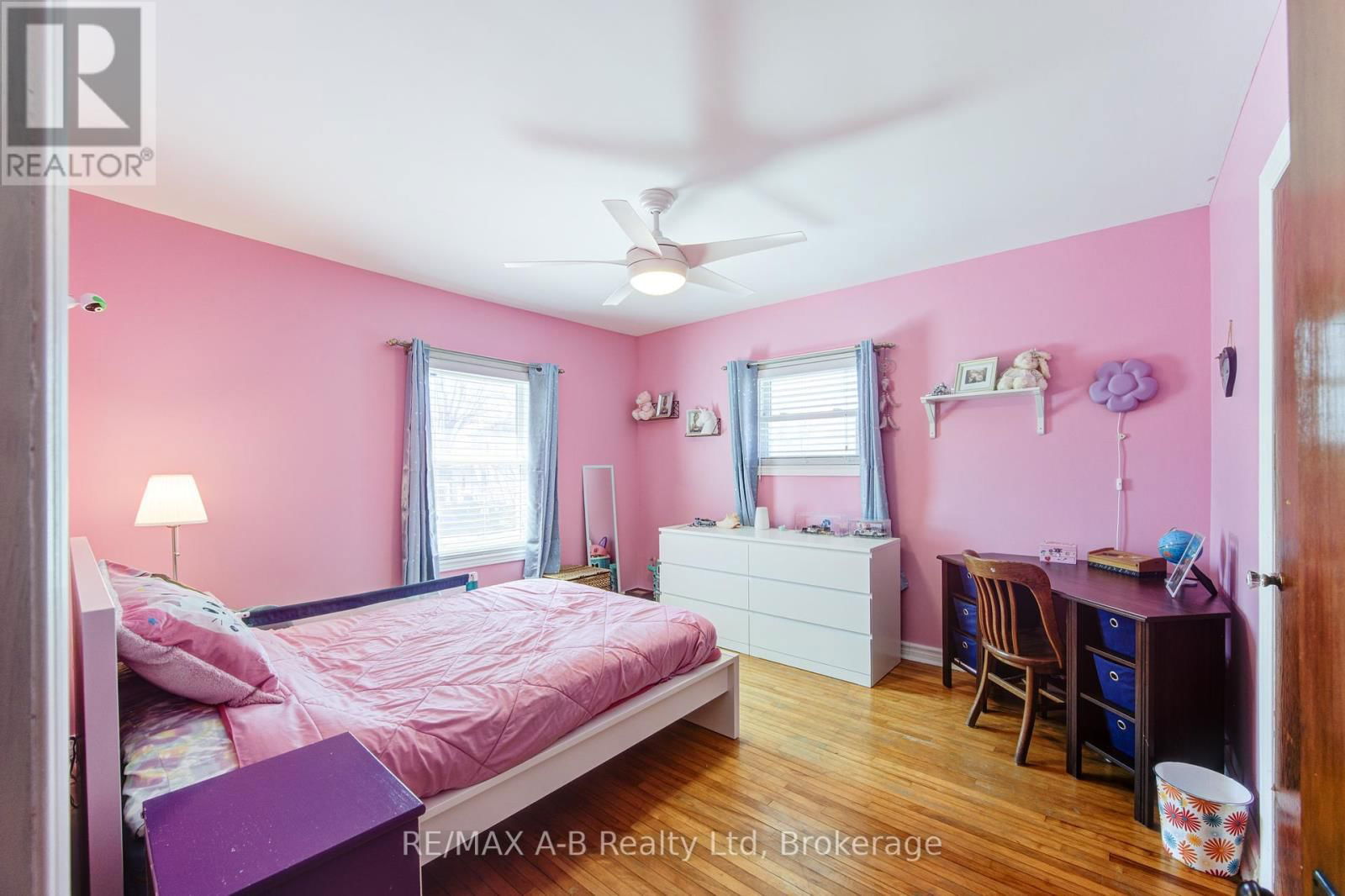 108 LOVEYS STREET EAST Image 29