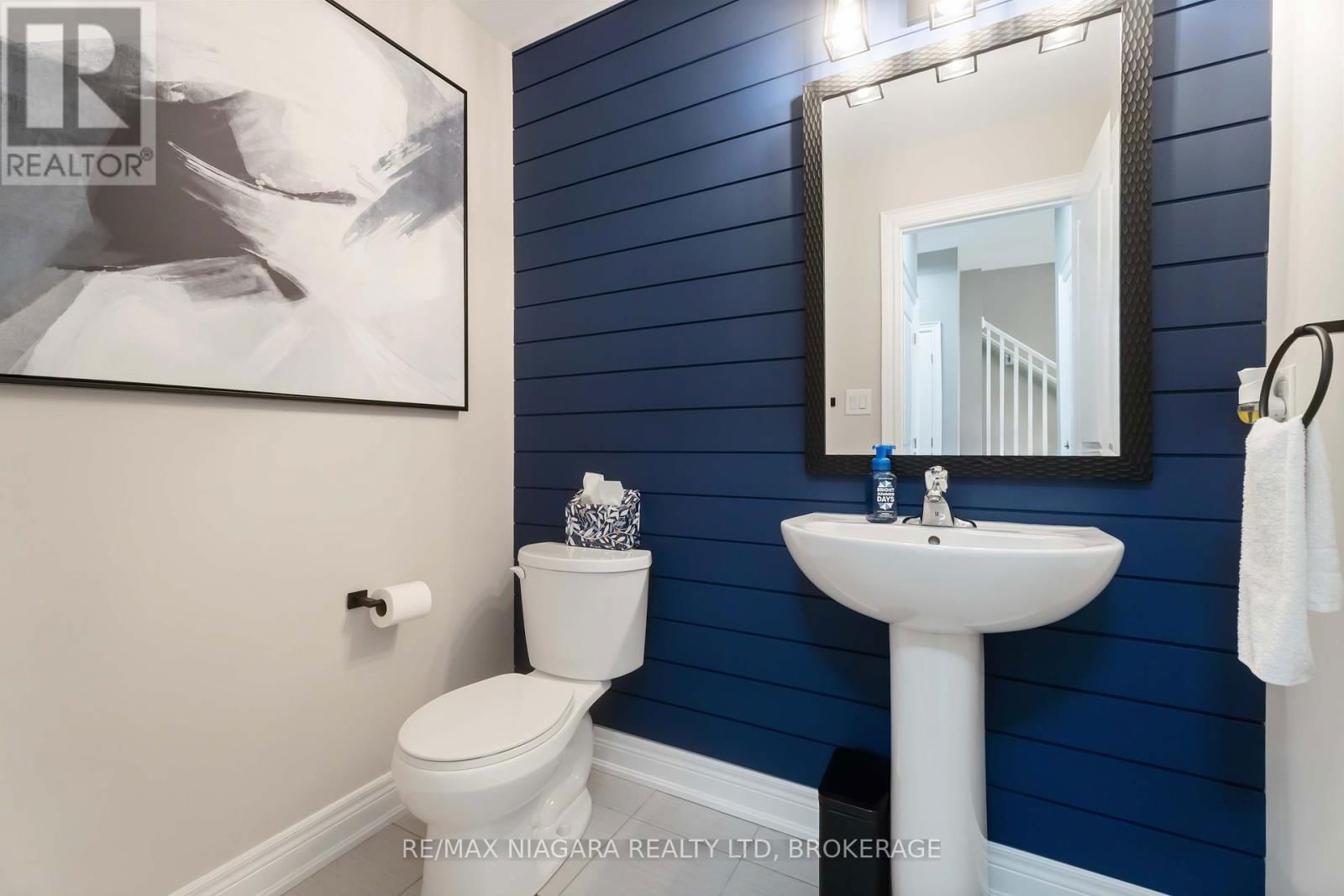 447 VIKING STREET Image 24