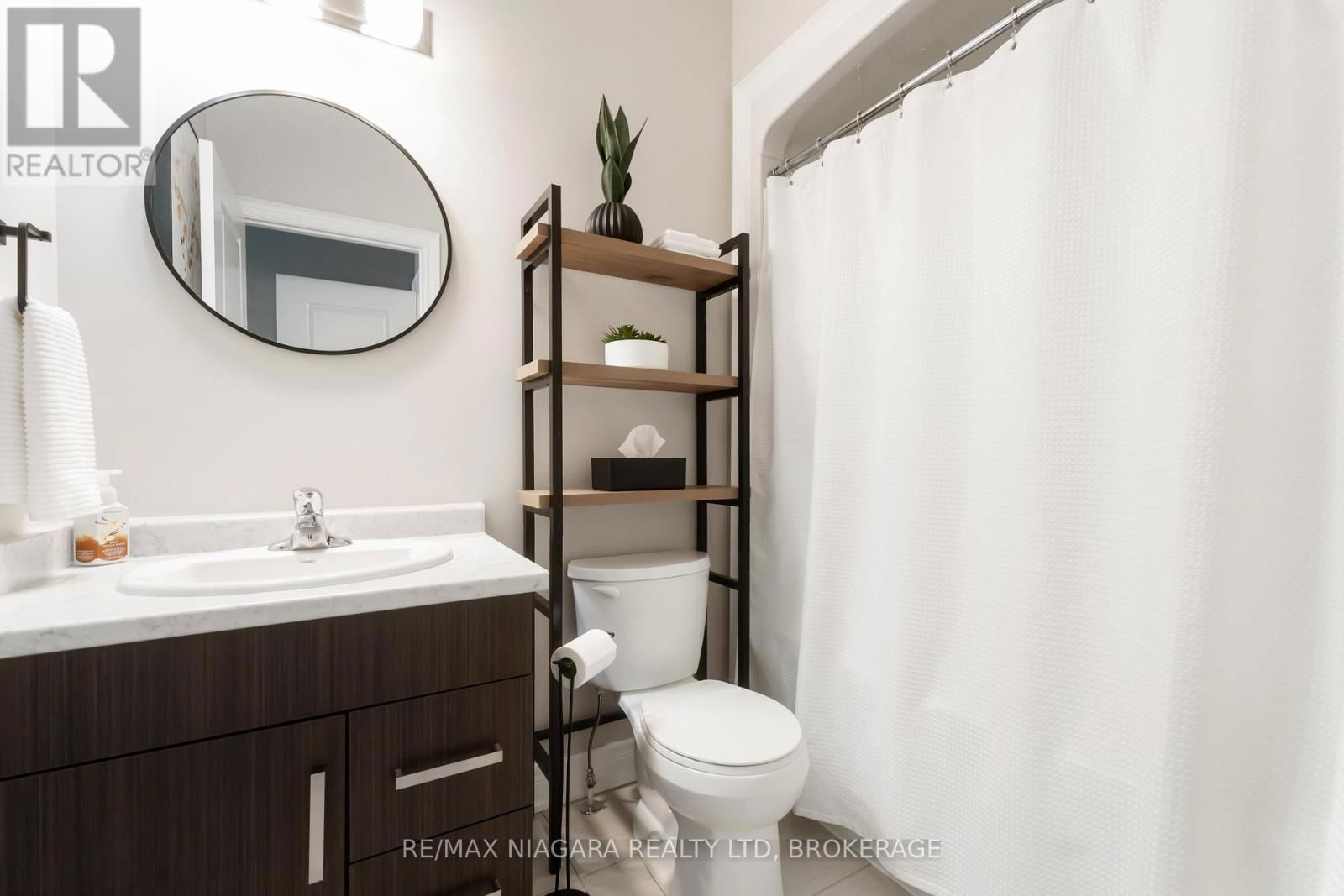 447 VIKING STREET Image 25
