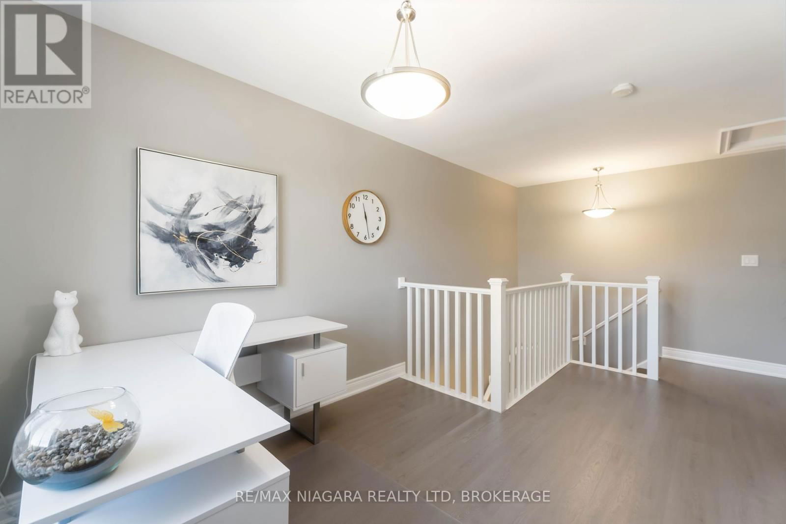 447 VIKING STREET Image 27
