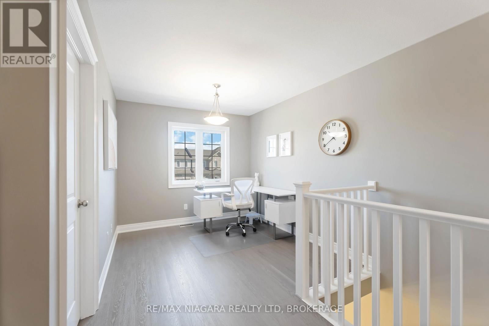447 VIKING STREET Image 28