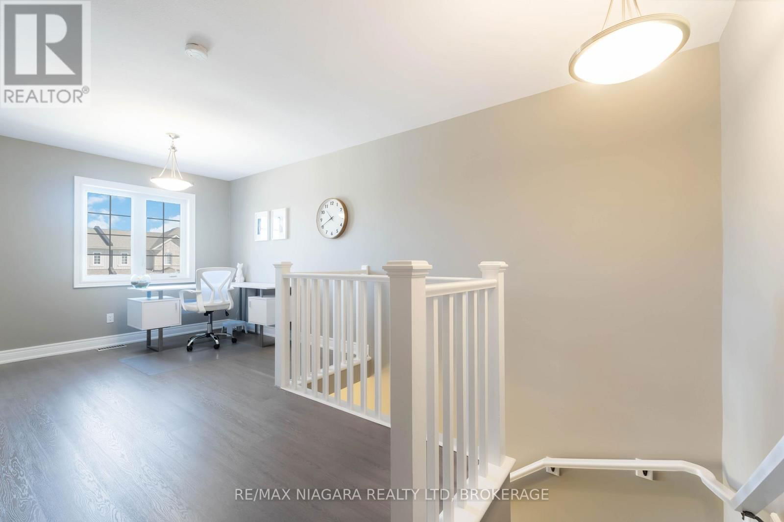 447 VIKING STREET Image 30
