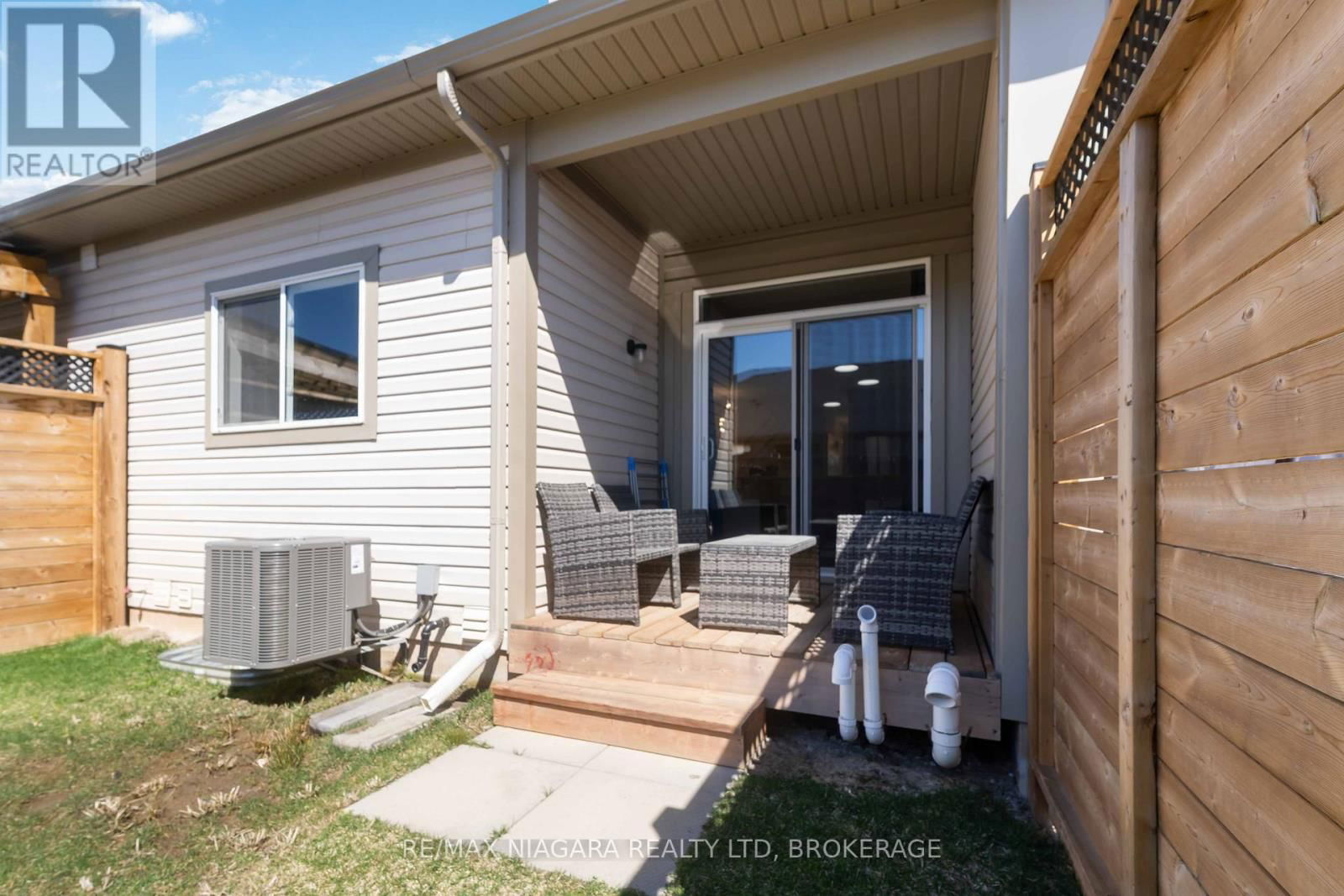 447 VIKING STREET Image 38